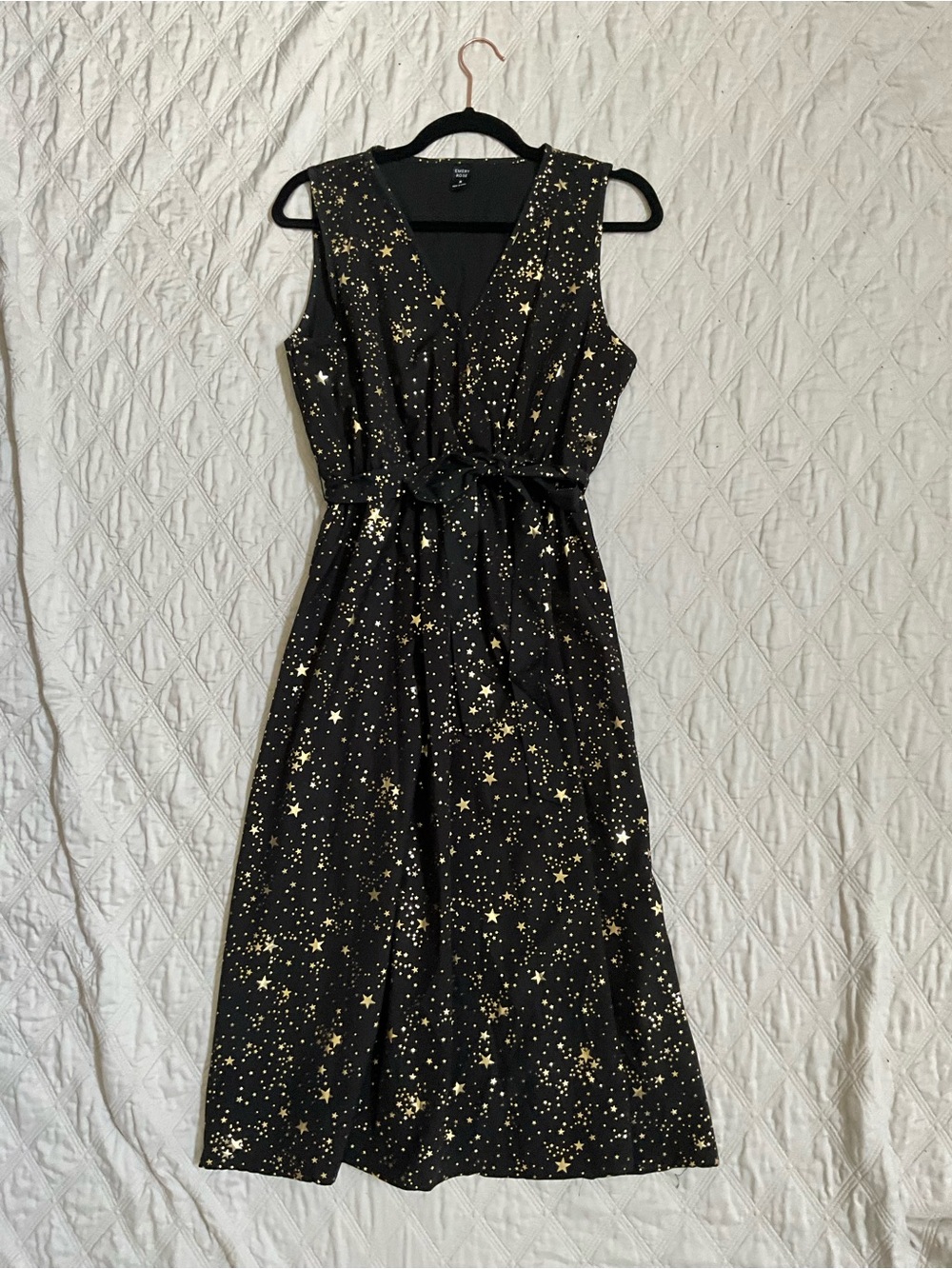 Sleeveless Black Star Print Midi Dress with Tie Waist